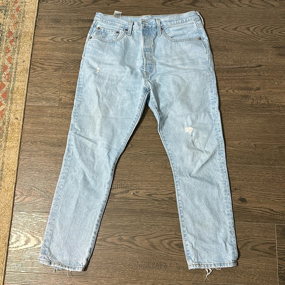 Levi’s 501s
32X28